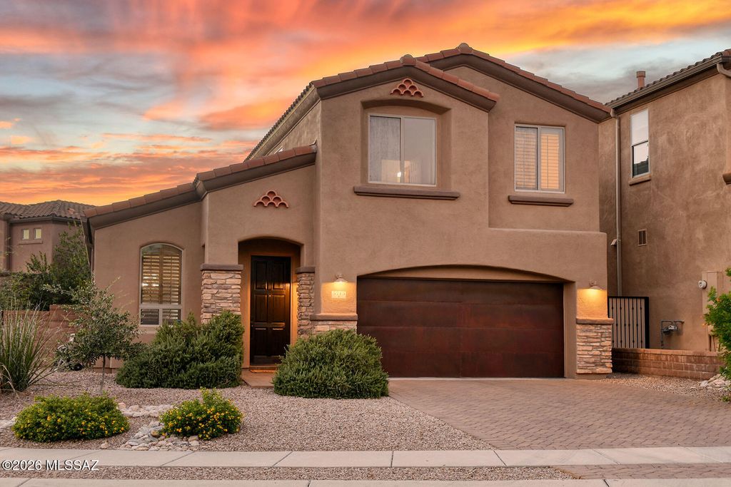 5745 N Winding Woods Place, Tucson, AZ 85718