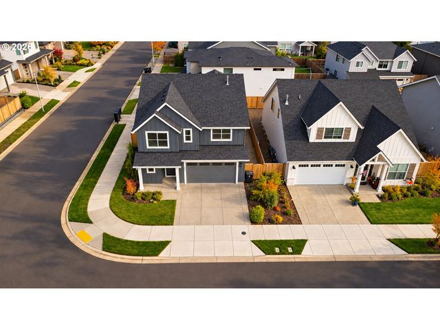 948 Ne 17TH Ave, Canby, OR 97013