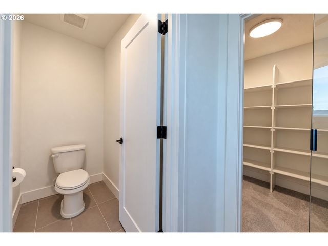 948 Ne 17TH Ave, Canby, OR 97013
