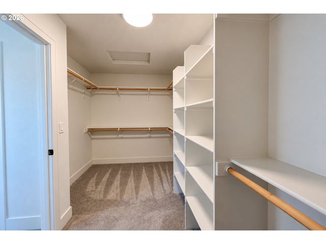 948 Ne 17TH Ave, Canby, OR 97013