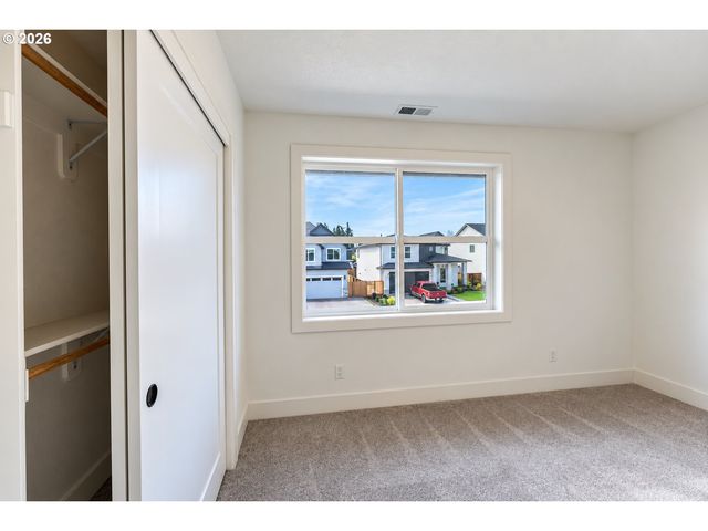 948 Ne 17TH Ave, Canby, OR 97013