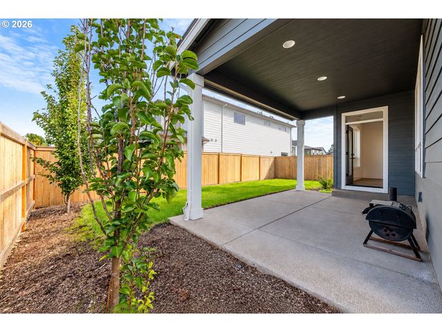 948 Ne 17TH Ave, Canby, OR 97013