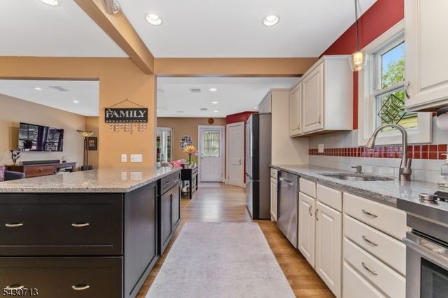 112 Severin Ct, Cranford Twp., NJ 07016