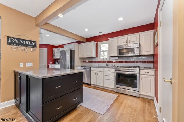 112 Severin Ct, Cranford Twp., NJ 07016