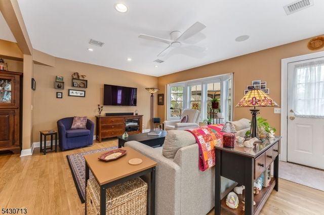 112 Severin Ct, Cranford Twp., NJ 07016