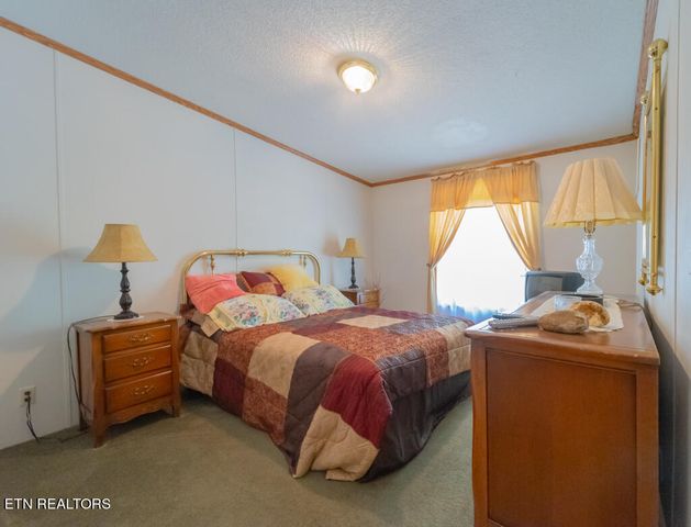 2132 Clinch Valley Rd, Thorn Hill, TN 37881