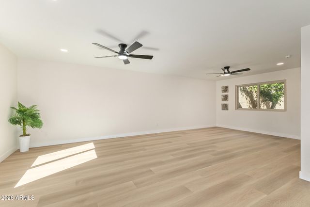 8212 N 33RD Avenue, Phoenix, AZ 85051