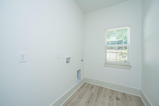 933 Valley Street, Hanahan, SC 29410