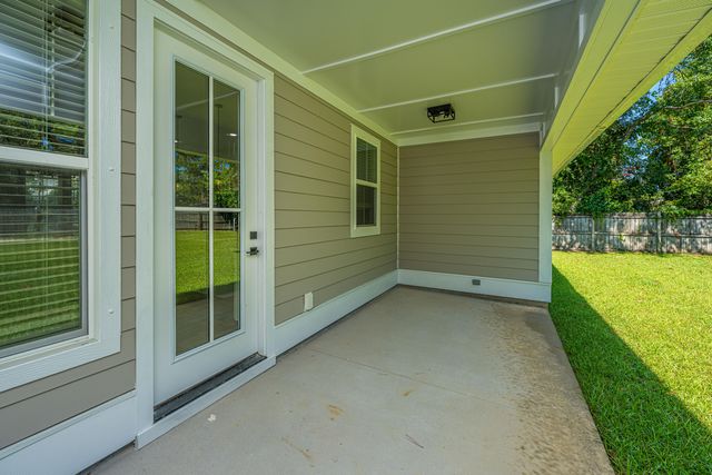 933 Valley Street, Hanahan, SC 29410