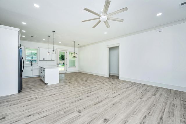 933 Valley Street, Hanahan, SC 29410