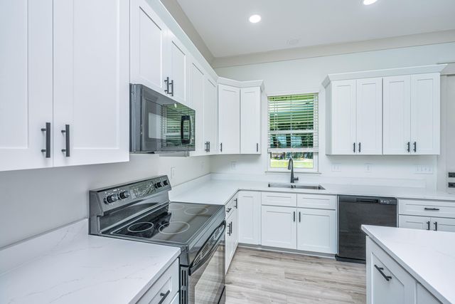 933 Valley Street, Hanahan, SC 29410