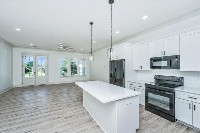 933 Valley Street, Hanahan, SC 29410