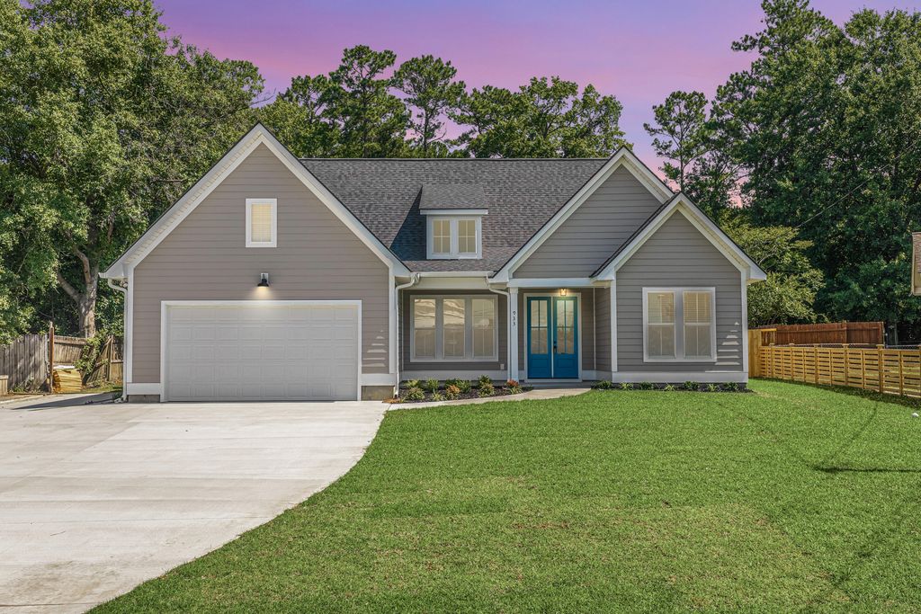 933 Valley Street, Hanahan, SC 29410