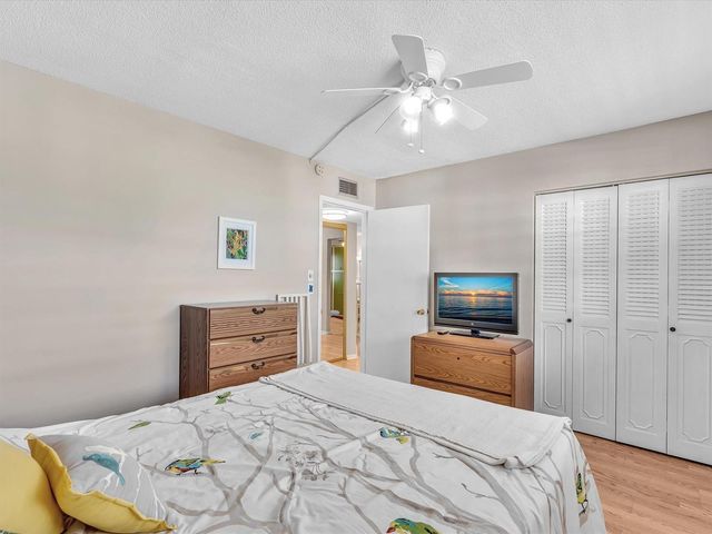 2881 NW 47th Terrace 209, Lauderdale Lakes, FL 33313