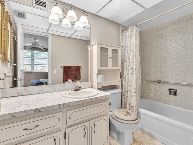 2881 NW 47th Terrace 209, Lauderdale Lakes, FL 33313