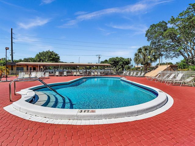 2881 NW 47th Terrace 209, Lauderdale Lakes, FL 33313