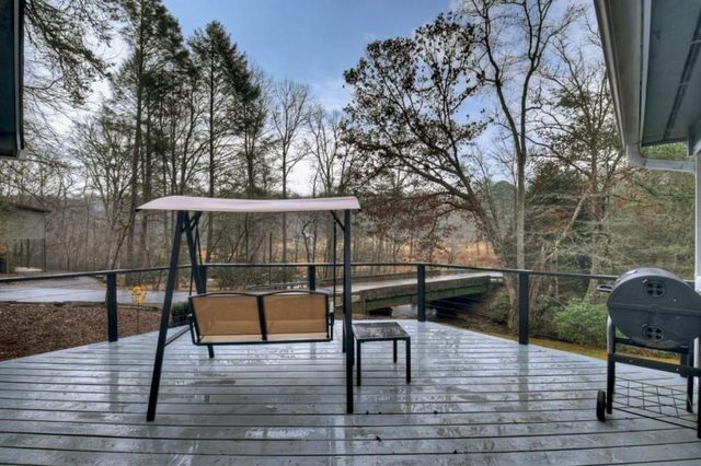 111 Laurel Crossing, Blue Ridge, GA 30513