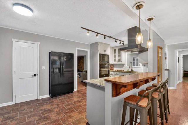 111 Laurel Crossing, Blue Ridge, GA 30513