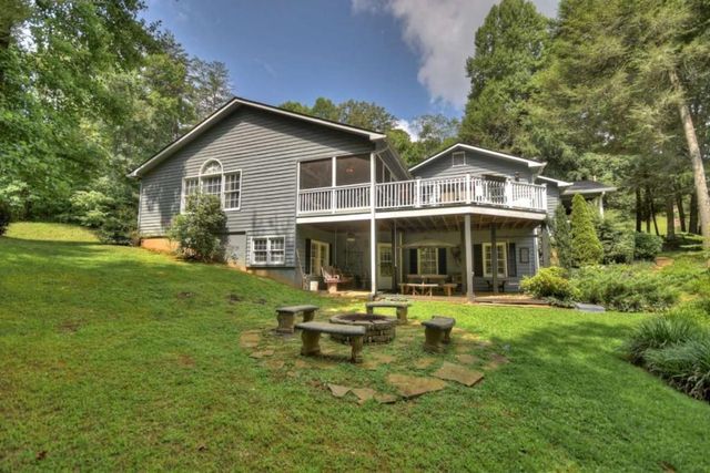 111 Laurel Crossing, Blue Ridge, GA 30513