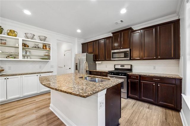 5860 Bluff Heights Drive, Cumming, GA 30040