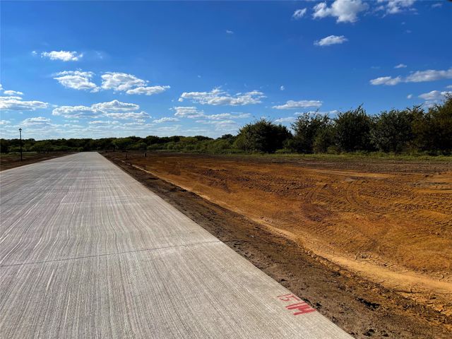 720 Vest Lane, Pilot Point, TX 76258