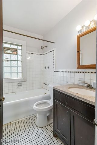 3474 Raymont Boulevard, University Heights, OH 44118