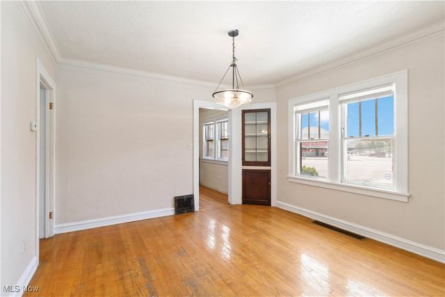 3474 Raymont Boulevard, University Heights, OH 44118