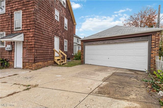 3474 Raymont Boulevard, University Heights, OH 44118