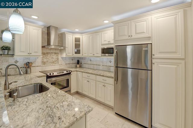 1136 Rockledge Ln 6, Walnut Creek, CA 94595