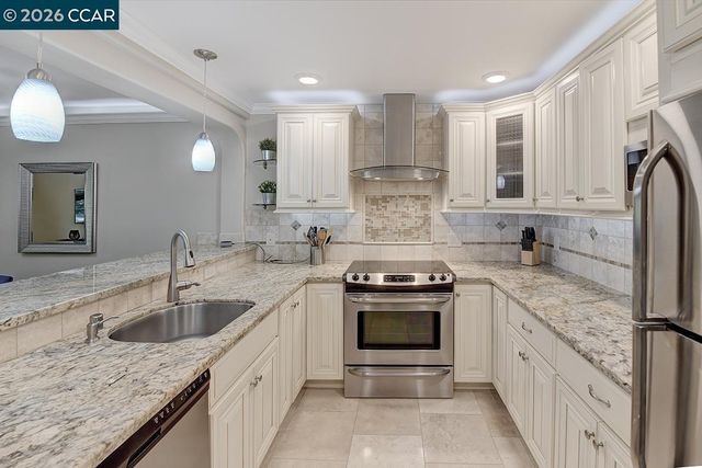 1136 Rockledge Ln 6, Walnut Creek, CA 94595