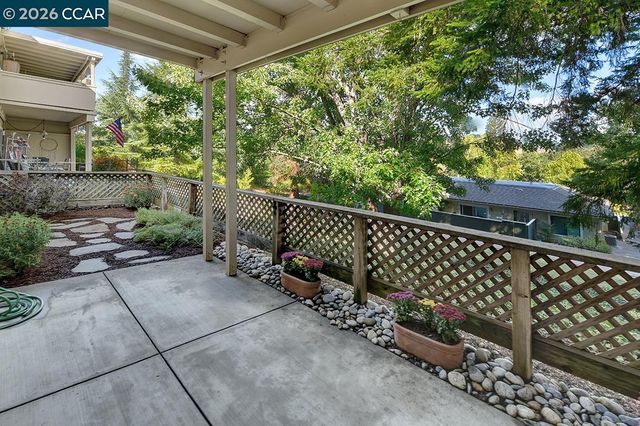 1136 Rockledge Ln 6, Walnut Creek, CA 94595