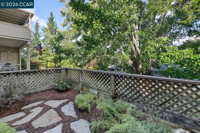 1136 Rockledge Ln 6, Walnut Creek, CA 94595