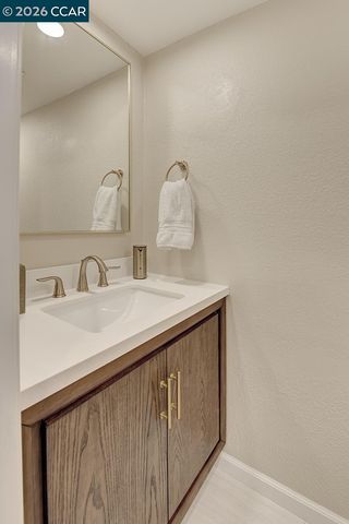 1136 Rockledge Ln 6, Walnut Creek, CA 94595