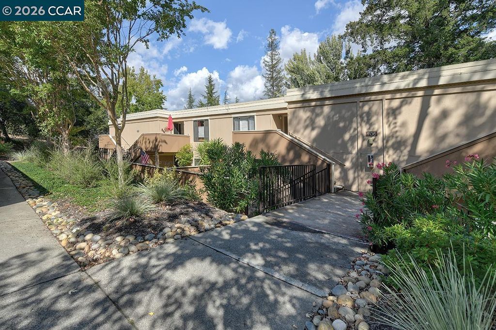 1136 Rockledge Ln 6, Walnut Creek, CA 94595