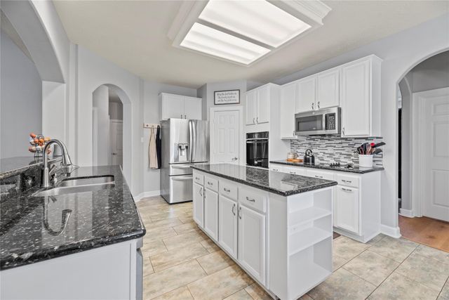 18919 Wildrose Lane, Tomball, TX 77377