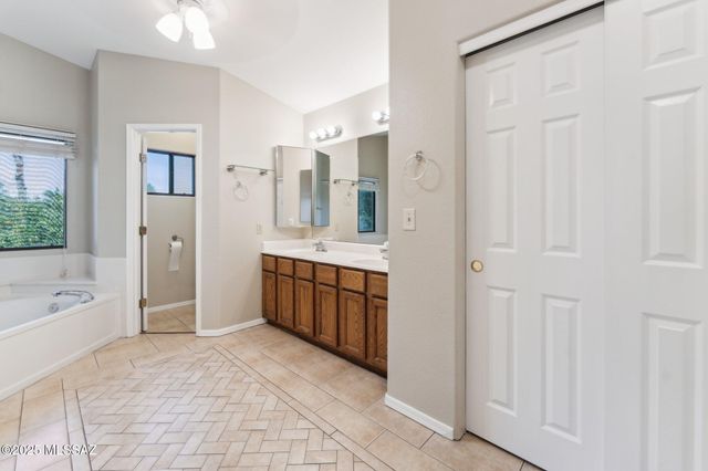 10311 N Cape Fear Lane, Oro Valley, AZ 85737