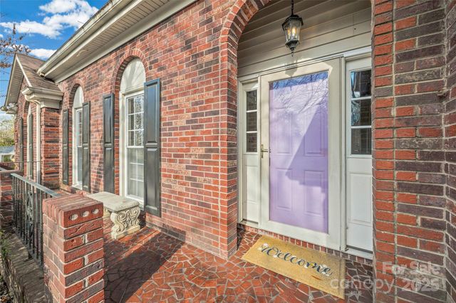 2234 Hamilton Mill Road, Charlotte, NC 28270