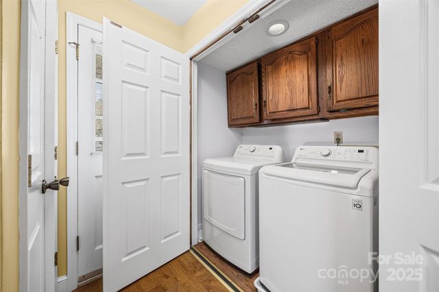 2234 Hamilton Mill Road, Charlotte, NC 28270