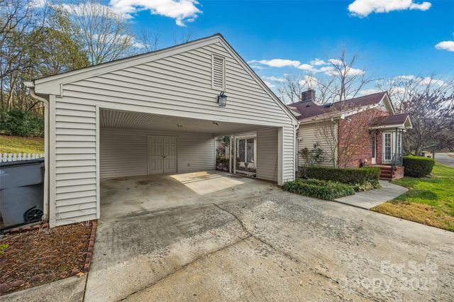2234 Hamilton Mill Road, Charlotte, NC 28270