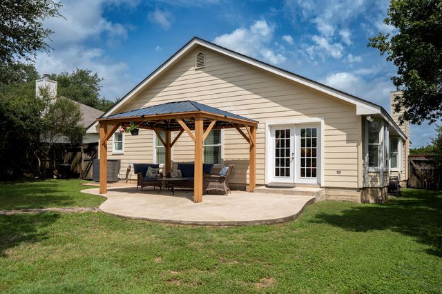 55 Sprucewood DR, Wimberley, TX 78676