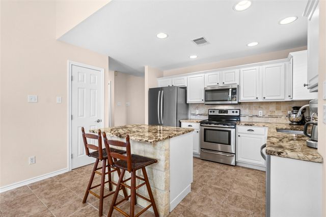 55 Sprucewood DR, Wimberley, TX 78676