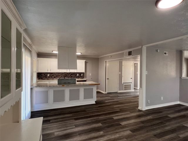 8506 Woodside Road, Rowlett, TX 75088