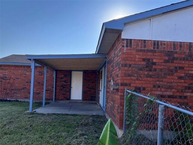 8506 Woodside Road, Rowlett, TX 75088