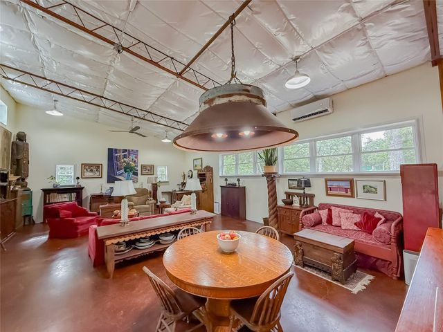 1411 County Road B, Lexington, TX 78947
