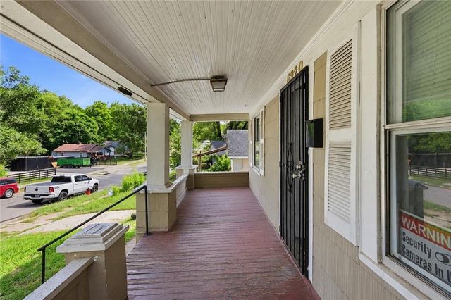 6920 S Benton Avenue, Kansas City, MO 64132