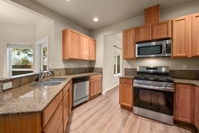 3216 NE Zoe Avenue, Bend, OR 97701