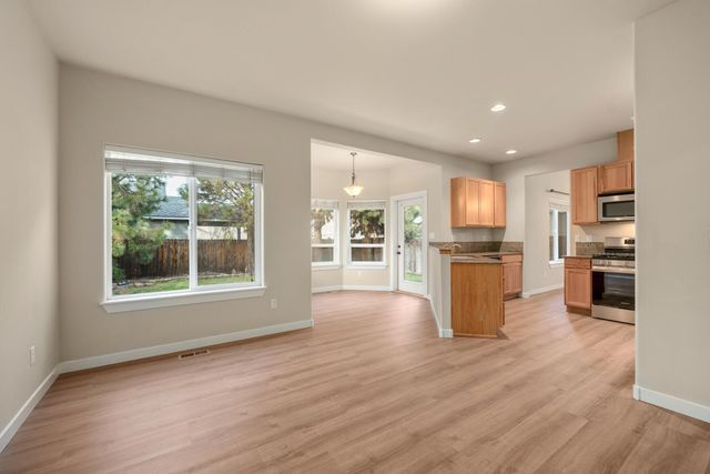 3216 NE Zoe Avenue, Bend, OR 97701