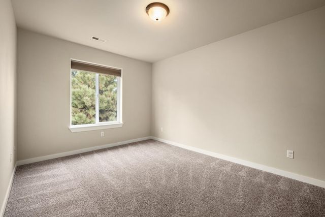 3216 NE Zoe Avenue, Bend, OR 97701