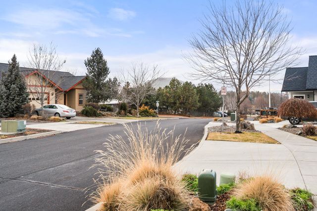 3216 NE Zoe Avenue, Bend, OR 97701