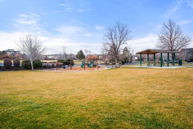 3216 NE Zoe Avenue, Bend, OR 97701